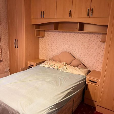Apartament Whitby Road House Canvey Island Zewnętrze zdjęcie